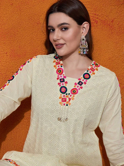 OFF WHITE TRENDING COORD SET