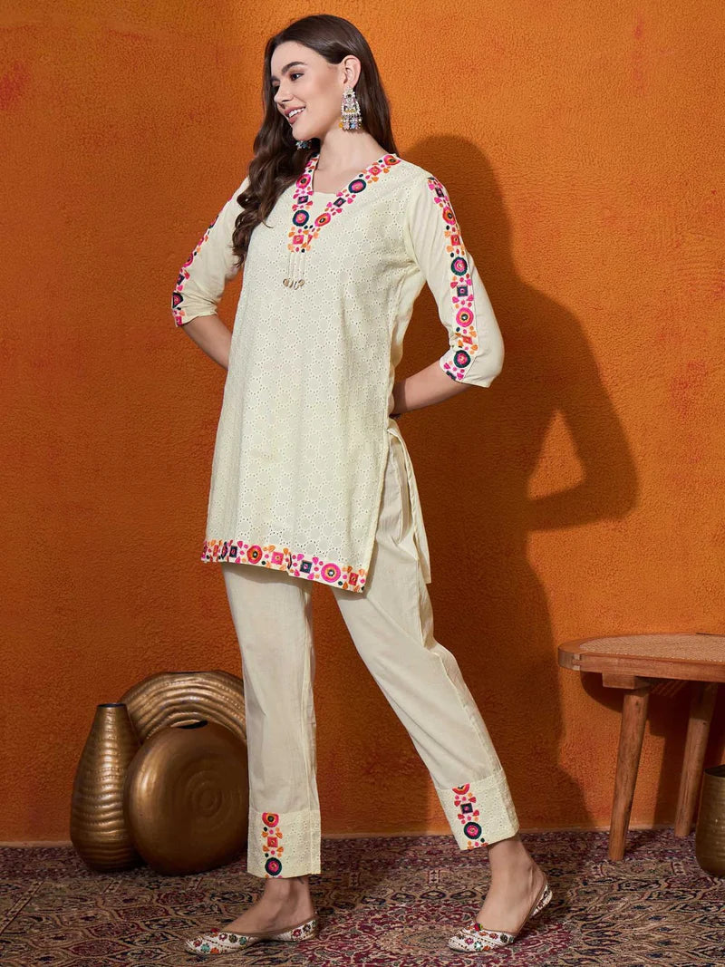 OFF WHITE TRENDING COORD SET