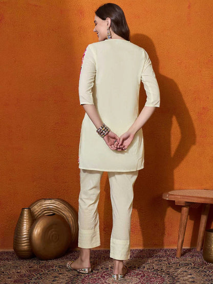 OFF WHITE TRENDING COORD SET