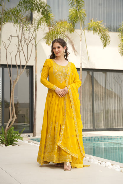KAREENA GOWN WITH ZARIWOR AND DUPATTA