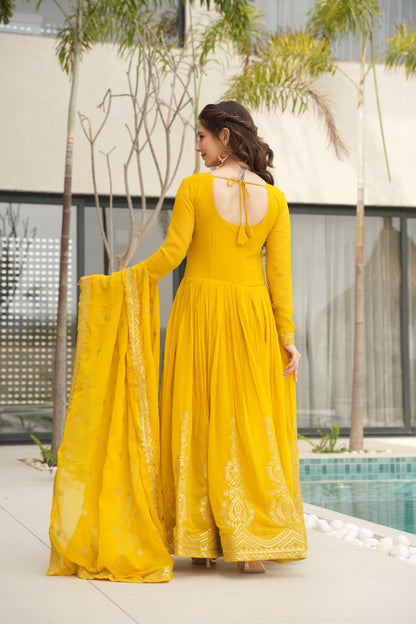 KAREENA GOWN WITH ZARIWOR AND DUPATTA