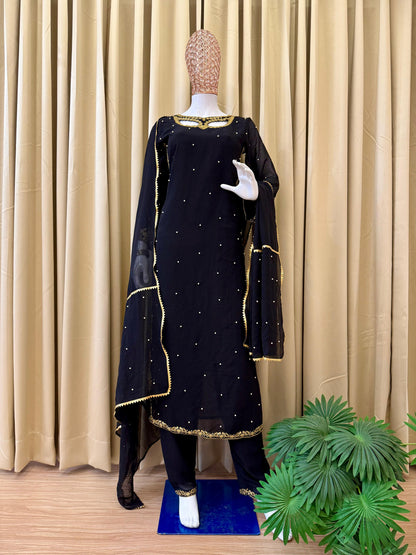 pakistani ethnic suit