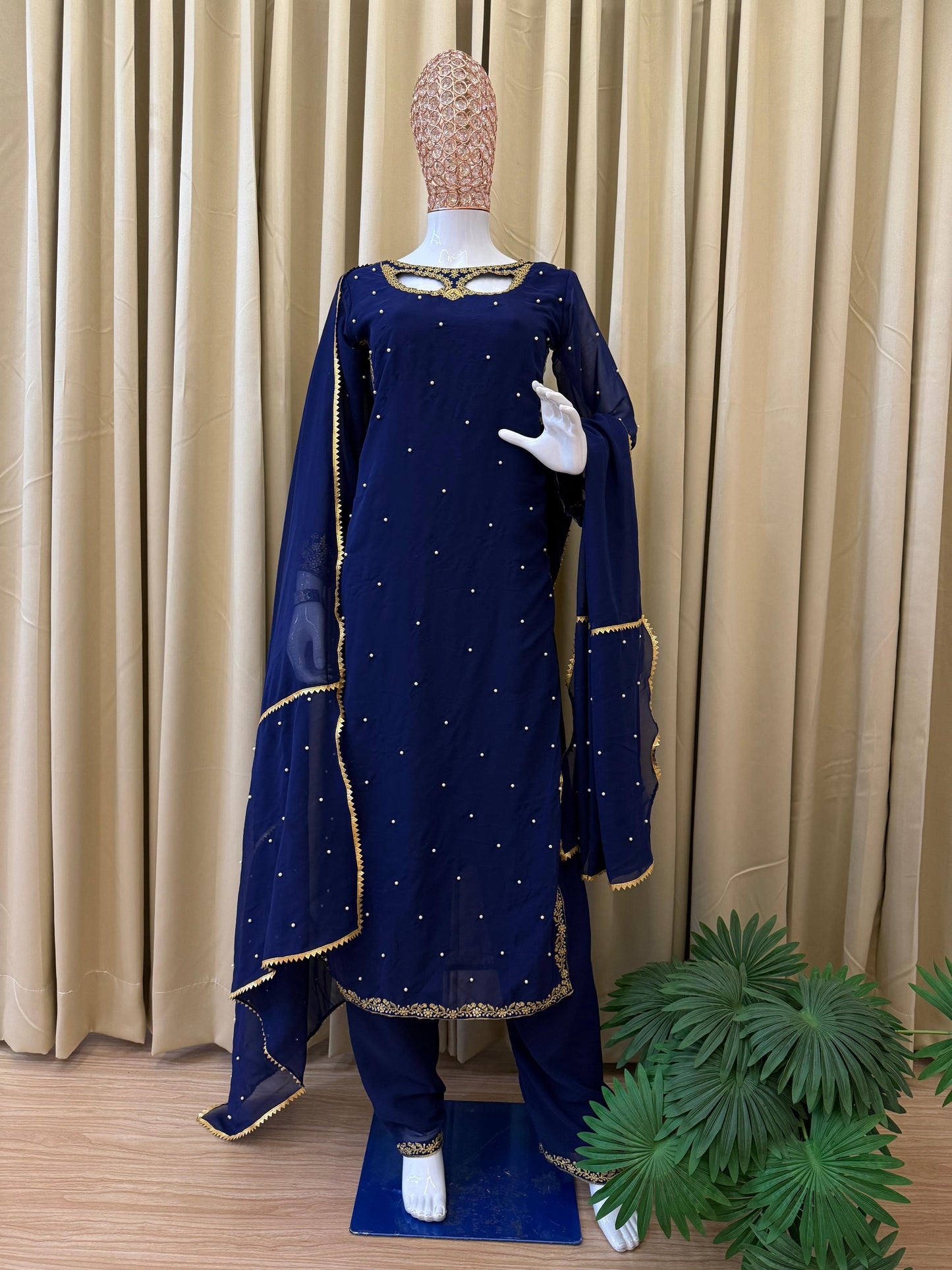 pakistani ethnic suit