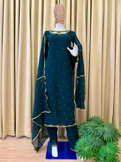 pakistani ethnic suit